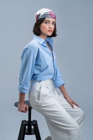 Newonce Платки Артикул 20088.01 Платок шелковый Delicate, пионы на складе 40 шт по цене 11&nbsp;383 ₽