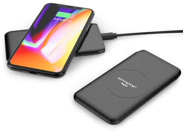 Xoopar Зарядные устройства Артикул 967157 Беспроводное зарядное устройство AIR PAD, черный на складе 992 шт по цене 1&nbsp;305.65 ₽