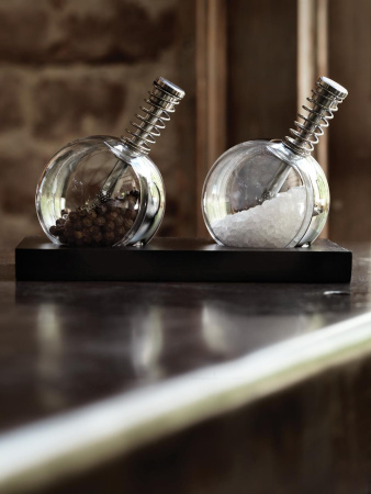 XD Design Наборы Артикул P262.340 Набор из 2 механических мельниц Planet на складе 13 шт по цене 3&nbsp;840 ₽