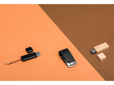  Флешки Артикул 620916 Флеш-карта USB 2.0 16 Gb Woody с магнитным колпачком, натуральный на складе 3056 шт по цене 675.37 ₽