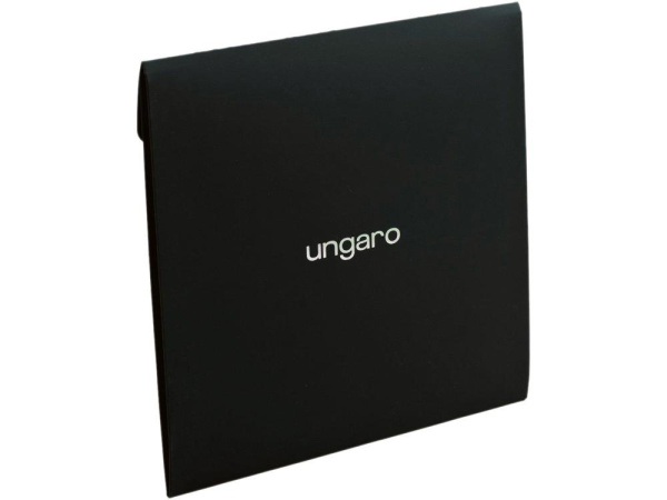 Ungaro Платки Артикул 94196 Платок Ungaro Cuore на складе 34 шт по цене 5&nbsp;758.46 ₽