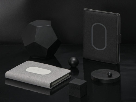 Evolt Органайзеры Артикул 593908 Органайзер с беспроводной зарядкой 5000 mAh Powernote, темно-серый на складе 1690 шт по цене 5&nbsp;492.46 ₽